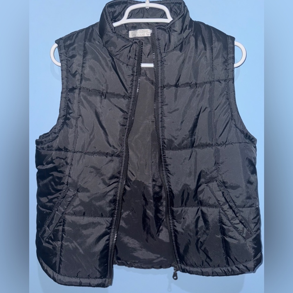 Sleek Charcoal Puffer Vest for Women
